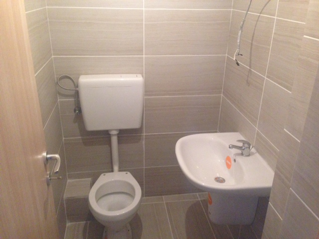 Interior baie serviciu